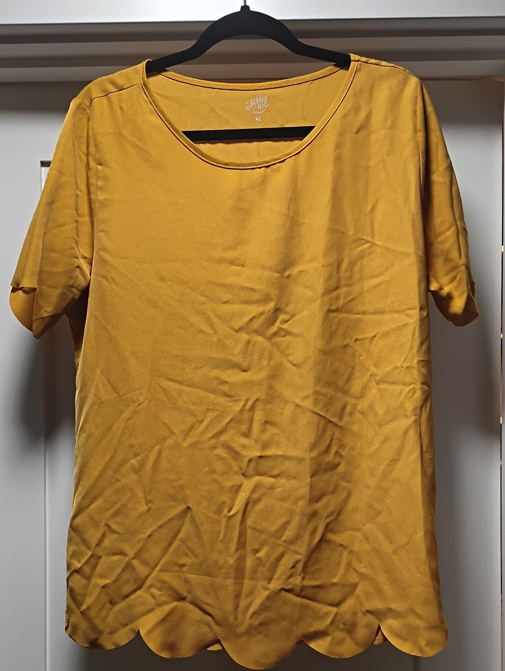 Tickled Teal Women's Mustard Scallop-Hem Blouse